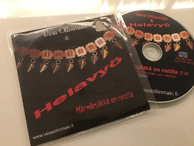 Vesa Ollinmäki & Helavyö . Härmänjätkä on raitilla CD single