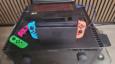 Nintendo switch+4 ohjainta+20 peliä