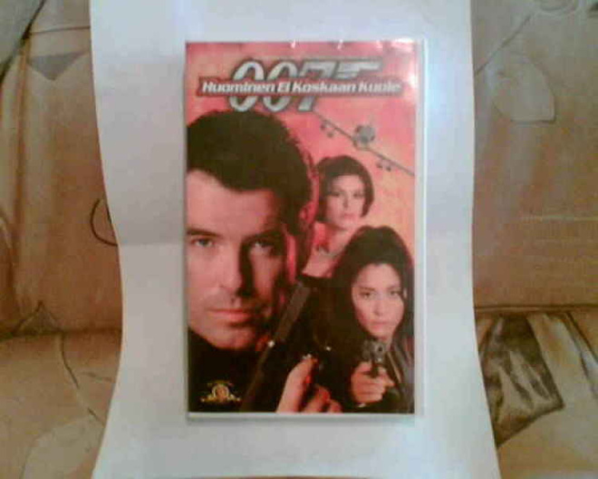 007 - HUOMINEN EI KOSKAAN KUOLE VHS (EI HV)