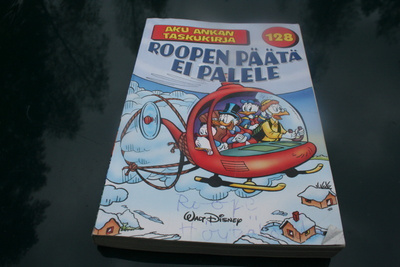 Aku Ankan taskukirja 128 Roopen päätä ei palele
