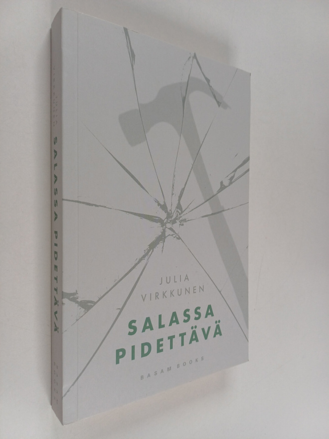 Julia Virkkunen : Salassa pidettävä