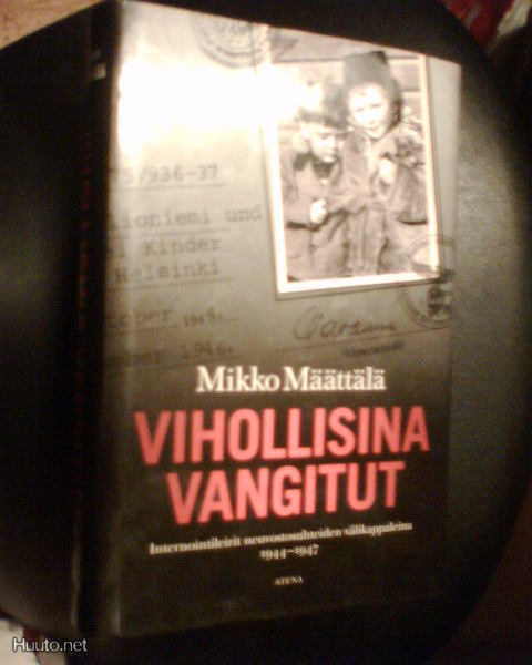 Mikko Määttälä VIHOLLISINA VANGITUT ( 1 p. 2011) sis. postik