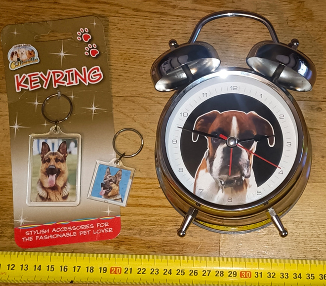 Boxer -koira Herätyskello & Seefferi Avaimenperät (2kpl.)