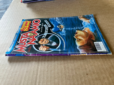 MUSTANAAMIO 18/1994 HYVÄ