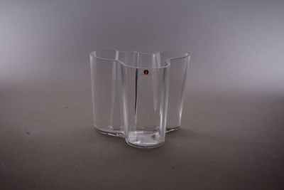 1120. Iittala 'Aalto' maljakko, Alvar Aalto, signeerattu.