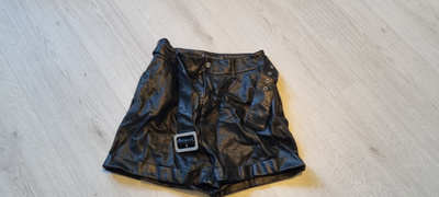 AMISU Shortsit koko 36