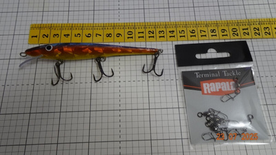 sek, balsa-viehe + 6 kpl Rapala-viehelukkoa