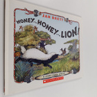 Jan Brett : Honey, Honey...lion! - A Story from Africa - pikkukuva 1