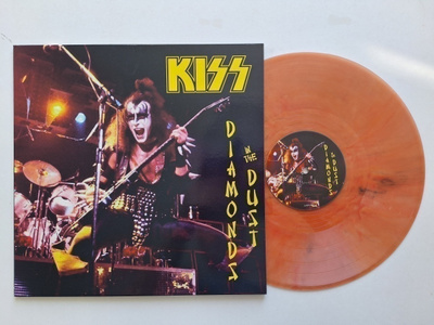 Kiss Diamonds In The Dust Värivinyyli LP