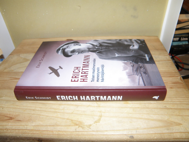 Erik Schmidt Erich Hartmann (sidottu)