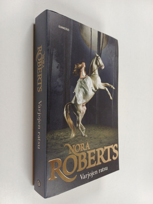 Nora Roberts : Varjojen ratsu