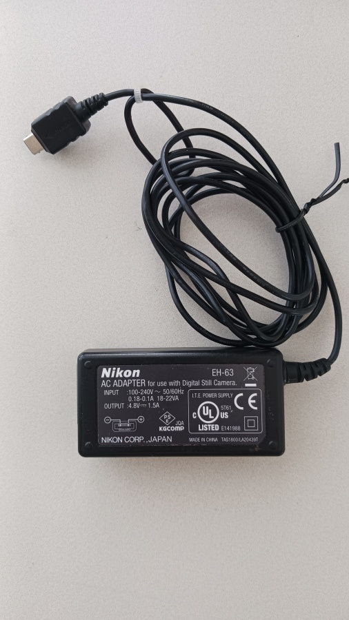 Nikon kameran virtalähde EH-63