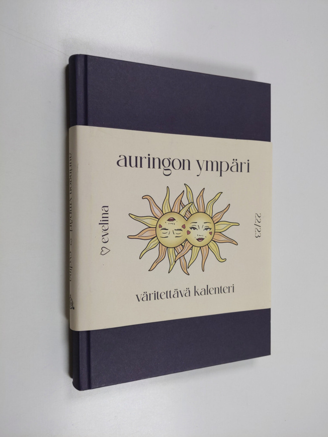 Evelina ym. : Auringon ympäri : väritettävä kalenteri 22/...