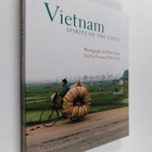 Frances Fitzgerald ym. : Vietnam - Spirits of the Earth - pikkukuva 1