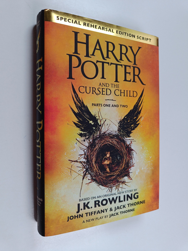 Jack Thorne ym. : Harry Potter and the Cursed Child - Par...