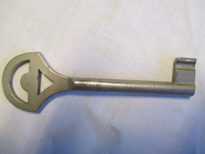 AVAIN KÄYTETTY 9,5 cm