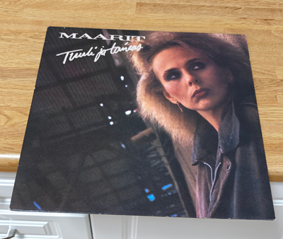 Maarit Tuuli ja taivas LP