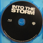 INTO THE STORM/MYRSKYN SILMÄSSÄ BLU-RAY - pikkukuva 3
