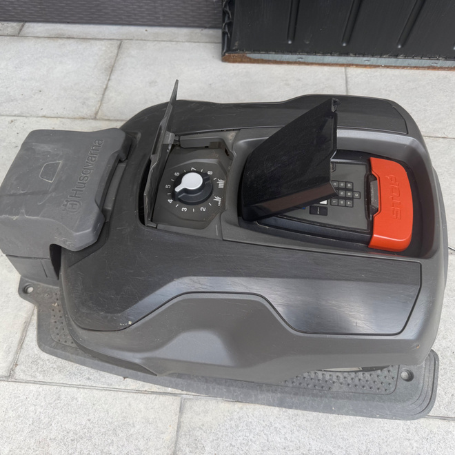 Husqvarna 315x robottiruohonleikkuri