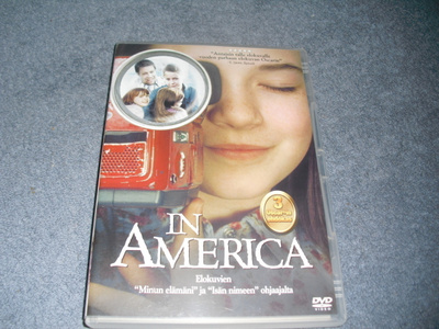 IN AMERICA (Djimon Hounsou)***