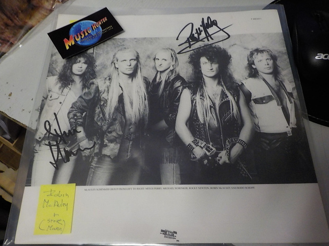 MCAULEY SCHENKER GROUP INSERTTI  KAHDELLA NIMMARILLA