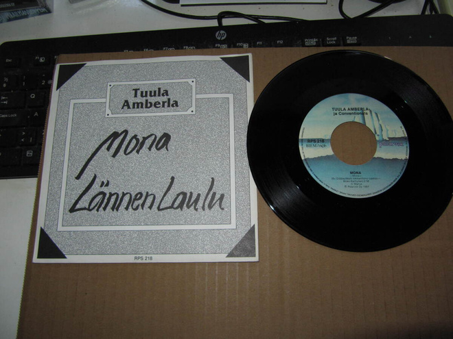 Tuula Amberla&Conventionals 7" Mona/Lännen laulu,PS v.1987