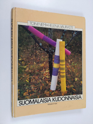 Toini Niemi : Suomalaisia kudonnaisia