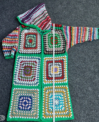Alina´s Handmade käsin virkattu VILLATAKKI ISOÄIDINNELIÖ