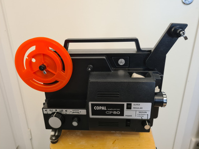 Chinon 8000 super 8 ääniprojektori