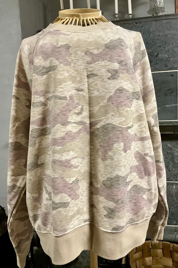 OLD NAVY easy vintage pink camo kuosi college M