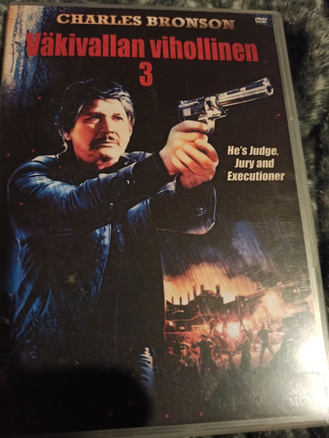 Väkivallan vihollinen  3 - Charles Bronson