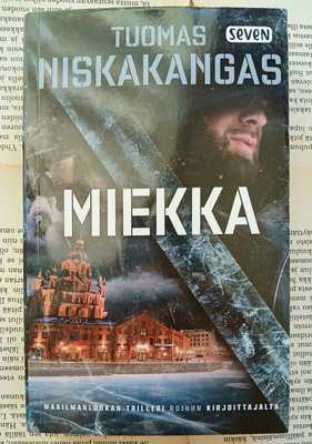 Tuomas Niskakangas - Miekka (pokkari)