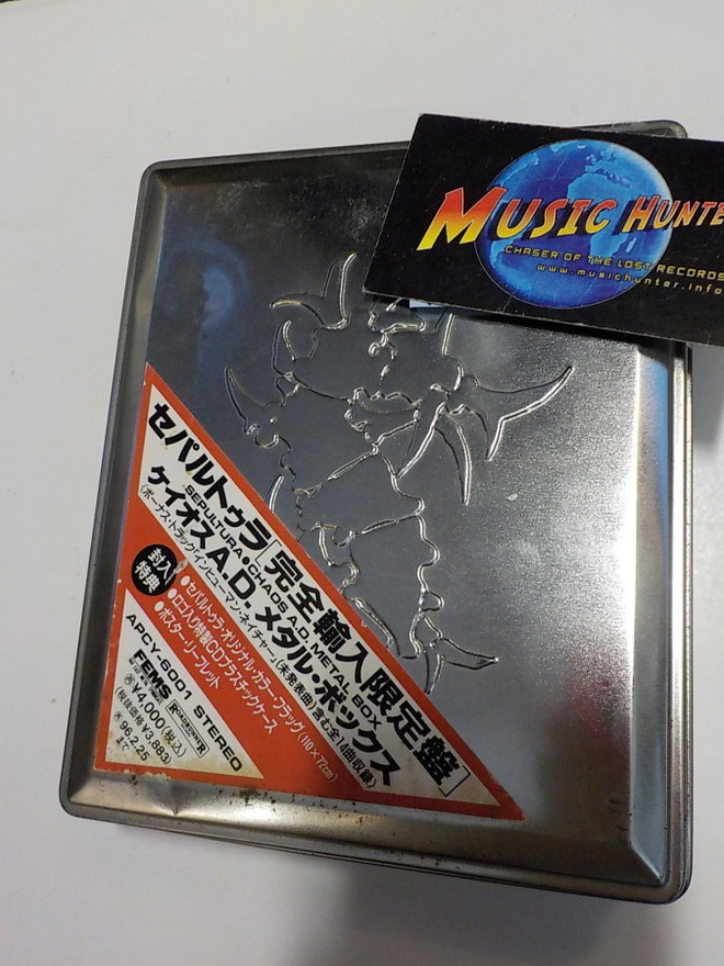 SEPULTURA - CHAOS A.D. METAL BOX CD + SEINÄLIPPU