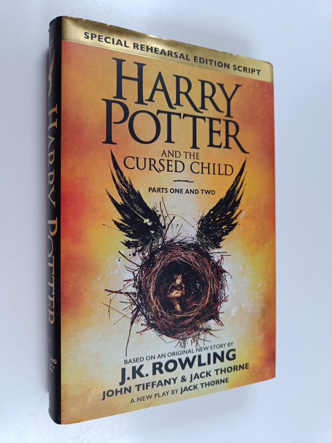 Jack Thorne ym. : Harry Potter and the Cursed Child - Par...