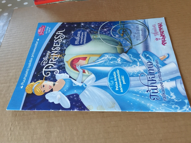DISNEY PRINSESSA LEHTI 10/2019 HYVÄ