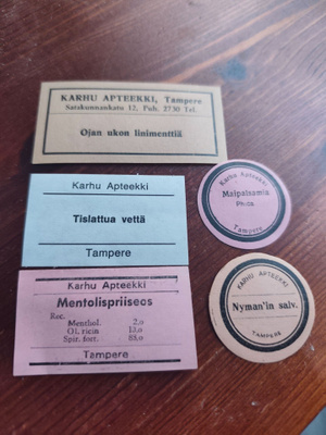Vanhoja apteekin etikettejä 5 kpl