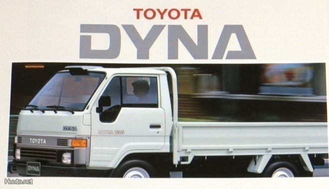1989 Toyota Dyna esite - KUIN UUSI -  suomalainen