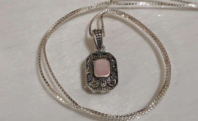 Hopea mother of pearl musta kivi riipus kaulakoru 925