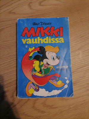 Aku Ankan Taskukirja 25: Mikki vauhdissa