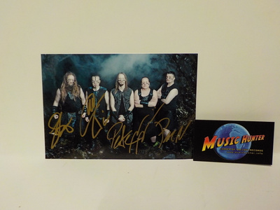 ENSIFERUM PROMOKUVA KOKO BÄNDIN NIMMAREILLA