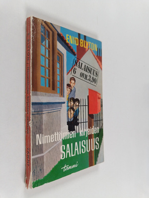 Enid Blyton : Nimettömien kirjeiden salaisuus