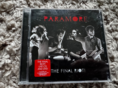 Paramore - Riot Act  CD + DVD