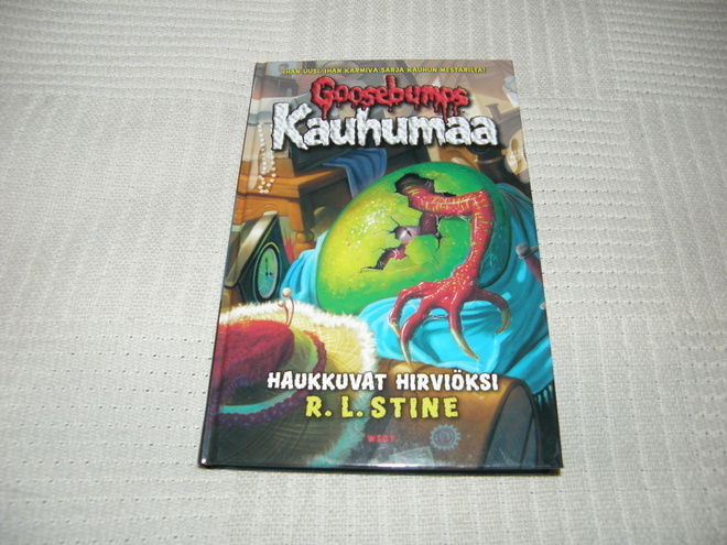 R. L Stine Goosebumps Kauhumaa Haukkuvat hirviöksi