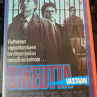 Oikeutta vastaan VHS - pikkukuva 1
