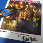 DENNIS STRATTON NIMIKIRJOITUS IRON MAIDEN KUVASSA - pikkukuva 1