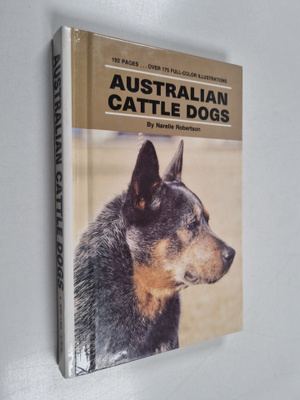 Narelle Robertson : Australian cattle dogs