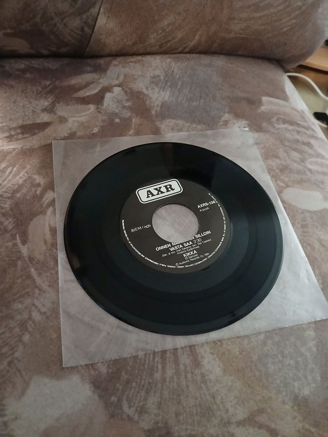 Kikka – Onnen Nainenkin Vasta Silloin Saa 7" SINGLE