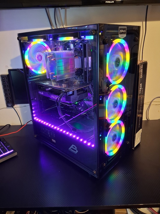 Tehokas AMD Ryzen 7 5700X3D Peli- ja Työasema keskusyksikkö