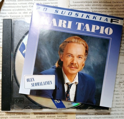 Kari Tapio - 20 suosikkia: Olen suomalainen (CD)