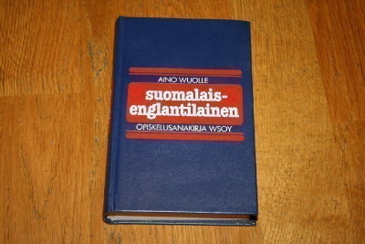 Aino Wuolle: Suomalais-englantilainen opiskelusanakirja